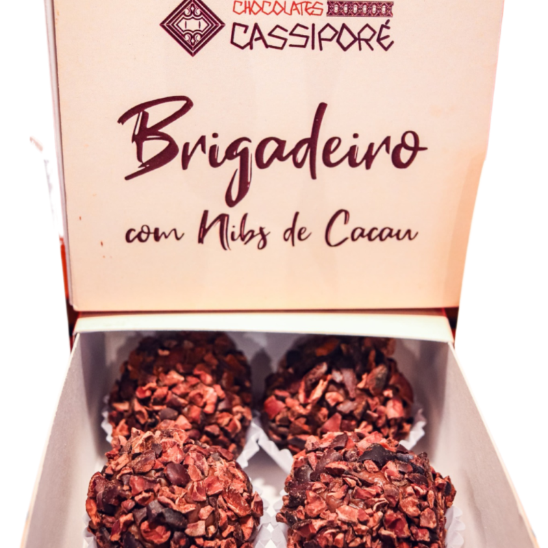 Brigadeiro coberto com Nibs de Cacau